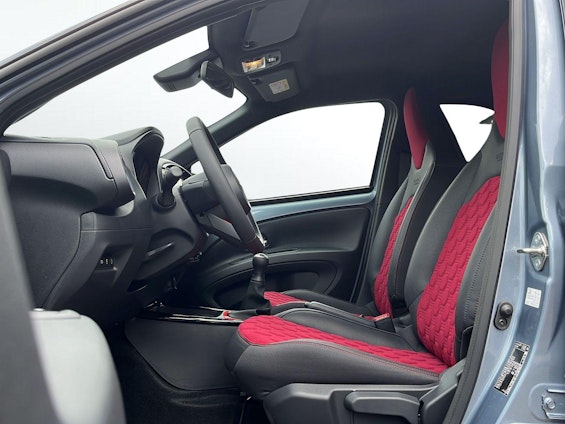 Vehicle image 7 Vehicle image 7