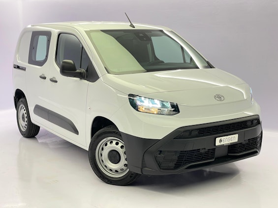 First vehicle image