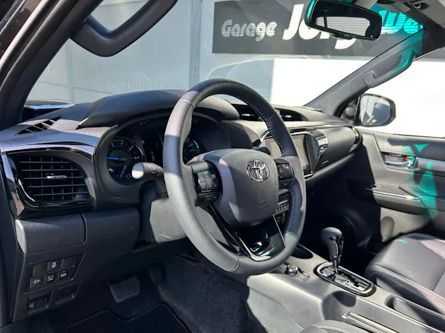 Toyota Hilux Double Cab.-Pick-up 2.8 D-4D 204 Invincible MHEV