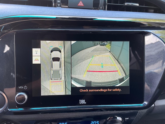 Vehicle image 15