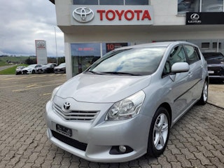 Vehicle image TOYOTA VERSO