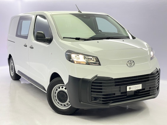 First vehicle image First vehicle image