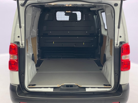 Vehicle image 13 Vehicle image 13