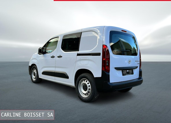 Vehicle image 3 Vehicle image 3