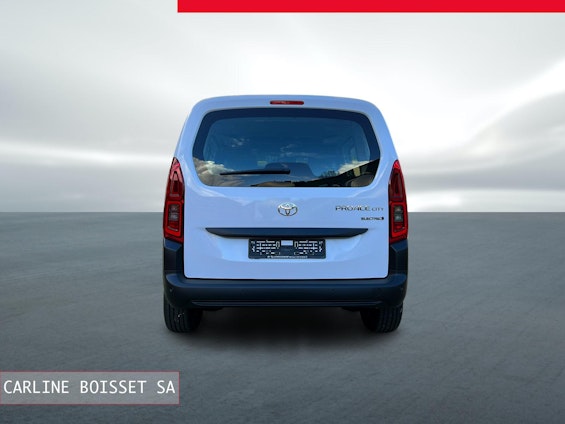 Vehicle image 4 Vehicle image 4