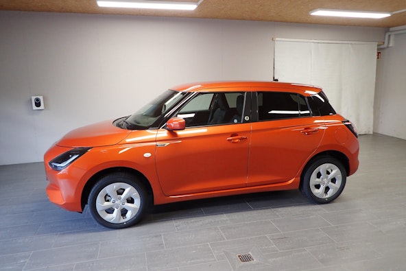 Vehicle image 32