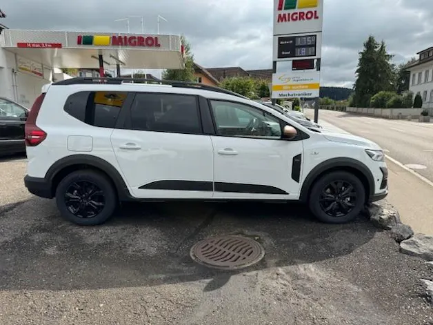 Dacia Jogger 1.6 Hybrid Extreme 7P