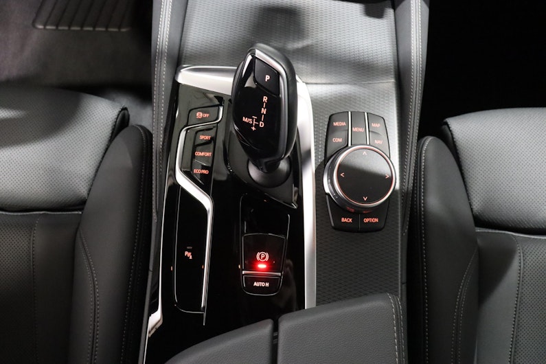 Vehicle image BMW 5 SERIES