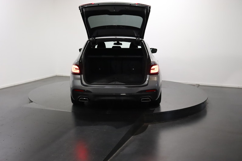 Vehicle image BMW 5 SERIES