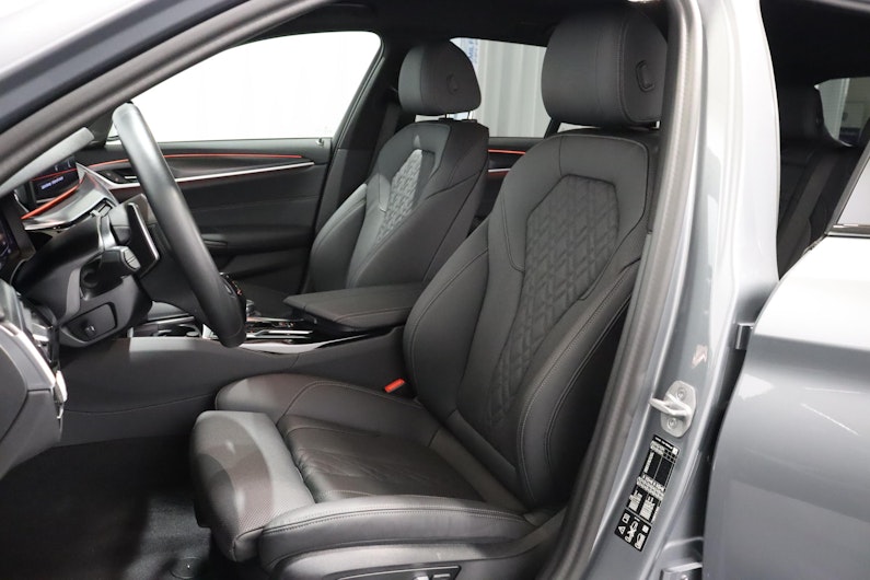 Vehicle image BMW 5 SERIES