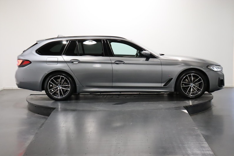 Vehicle image BMW 5 SERIES