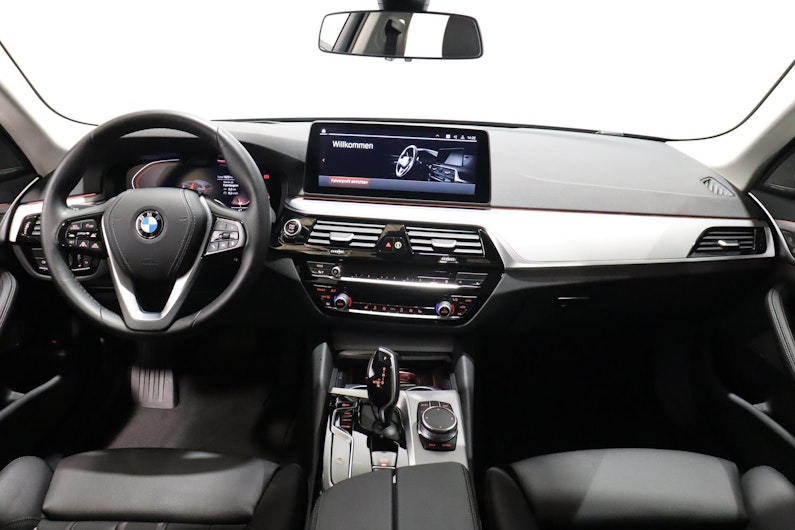 Vehicle image BMW 5 SERIES