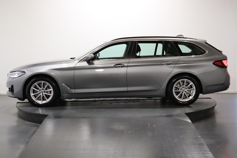 Vehicle image BMW 5 SERIES