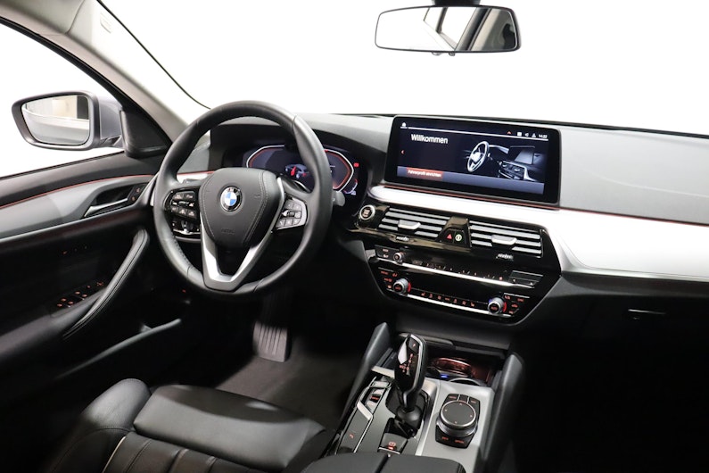 Vehicle image BMW 5 SERIES