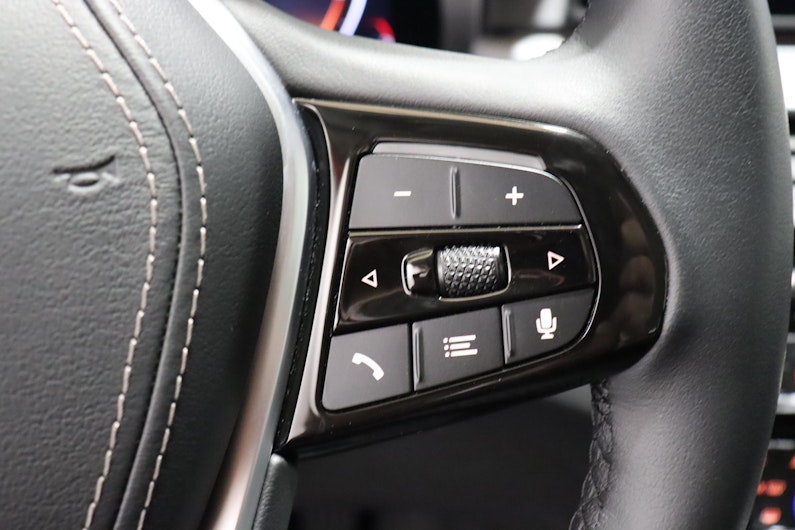 Vehicle image BMW 5 SERIES