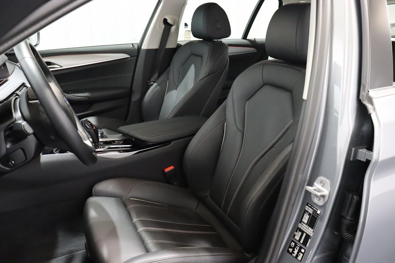 Vehicle image BMW 5 SERIES