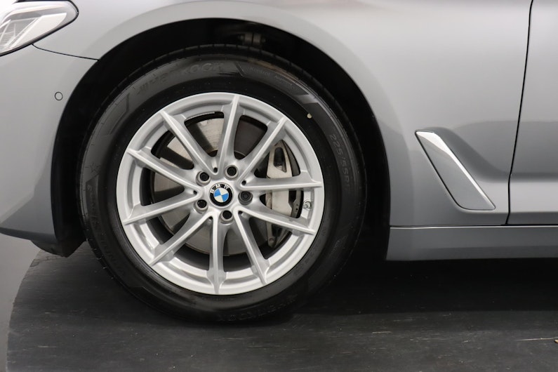 Vehicle image BMW 5 SERIES