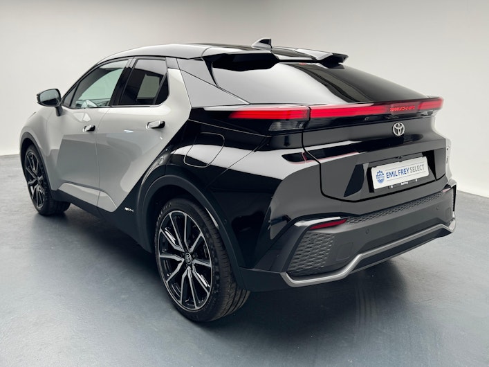 Vehicle image TOYOTA C-HR