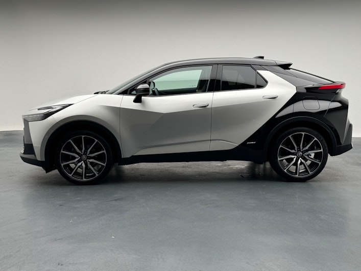 Vehicle image TOYOTA C-HR