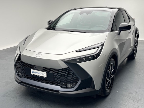 First vehicle image