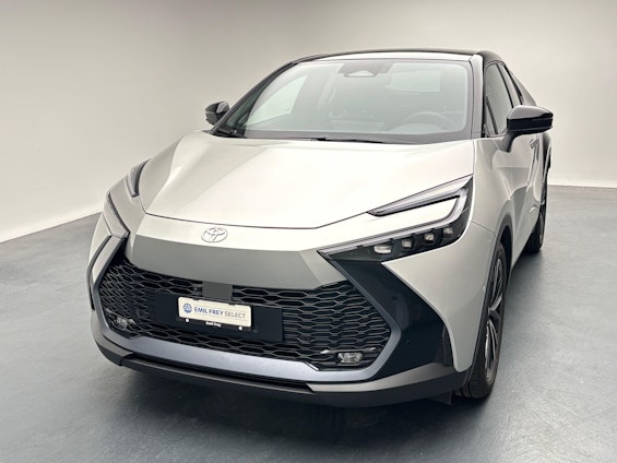 First vehicle image