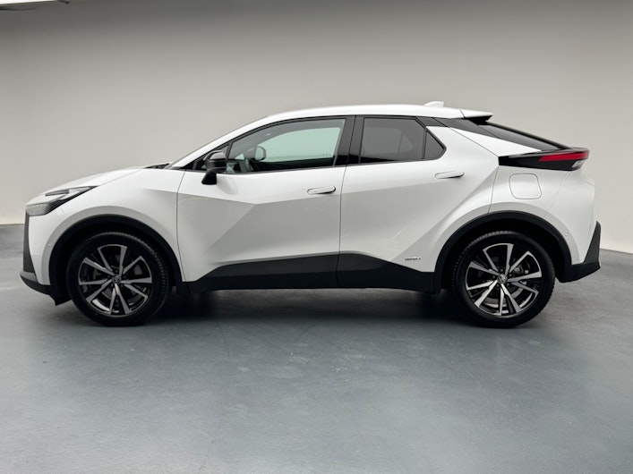 Vehicle image TOYOTA C-HR
