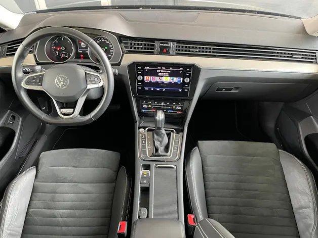 VW Passat Variant 2.0 TDI 200 Elegance DSG 4m