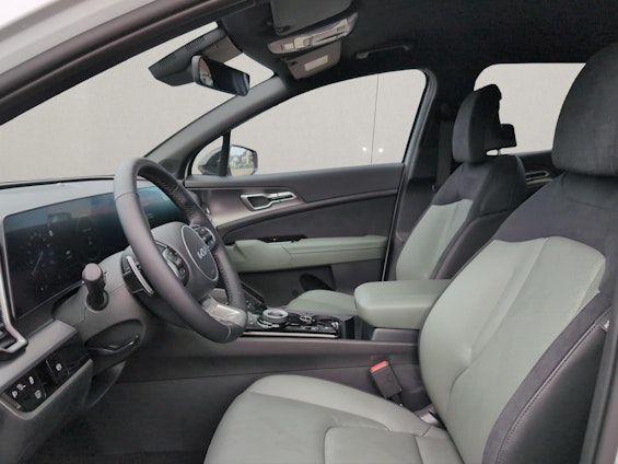 Vehicle image 8 Vehicle image 8