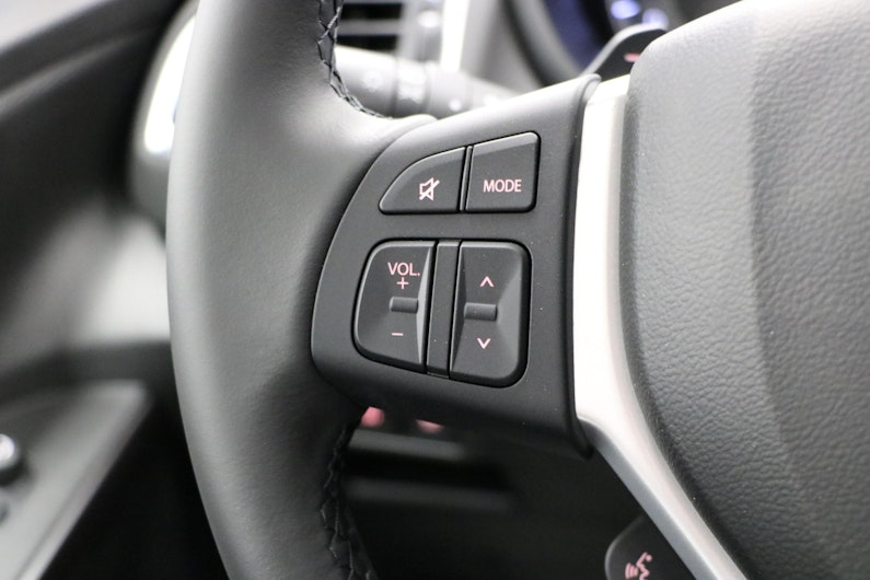 Vehicle image SUZUKI S-CROSS