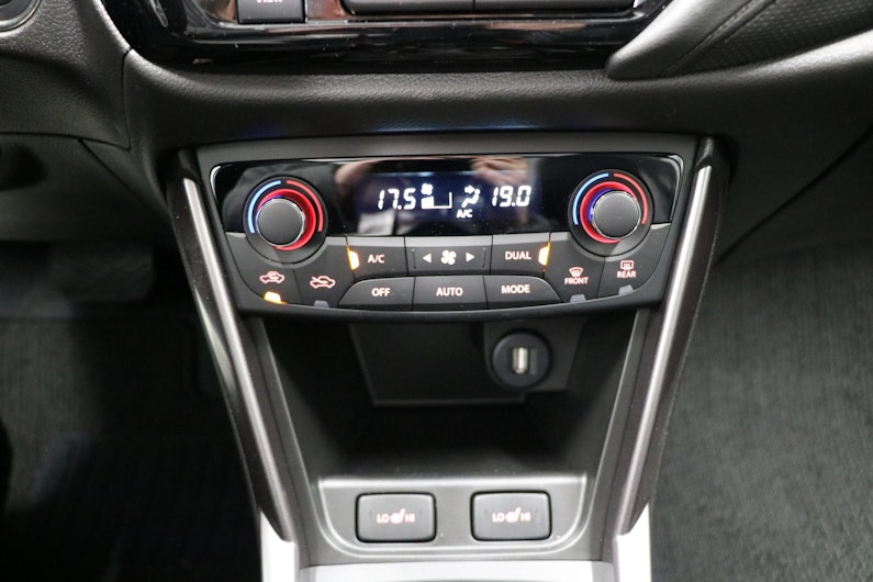 Vehicle image SUZUKI S-CROSS