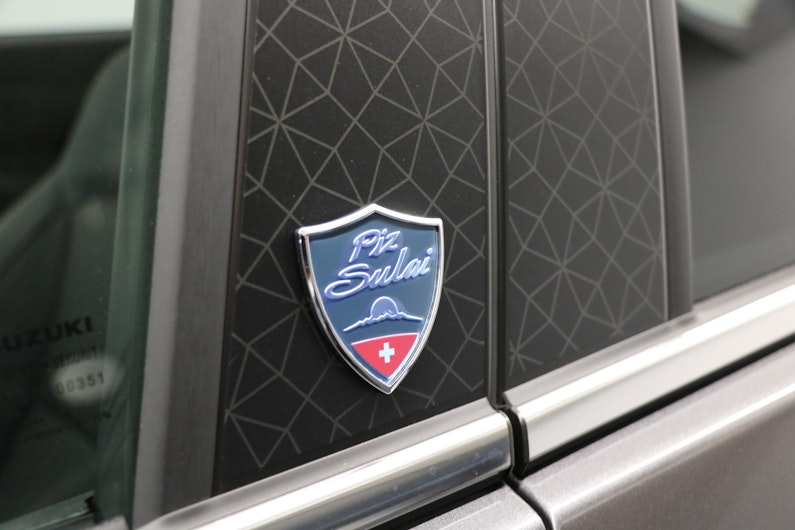 Vehicle image SUZUKI S-CROSS