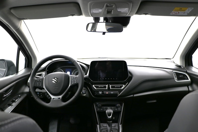 Vehicle image SUZUKI S-CROSS