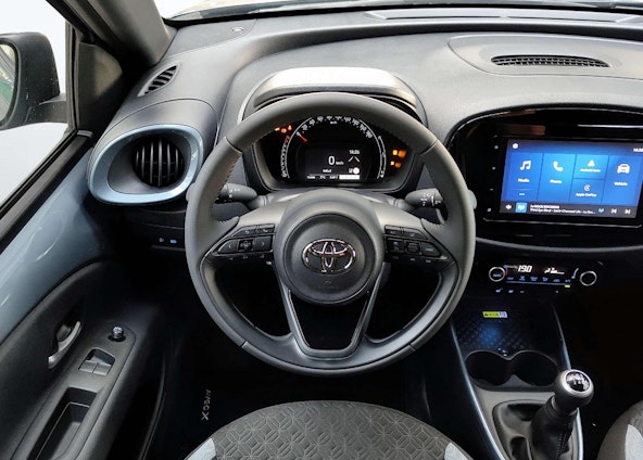 Vehicle image 4 Vehicle image 4