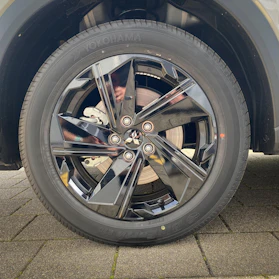 MITSUBISHI ECLIPSE CROSS 3