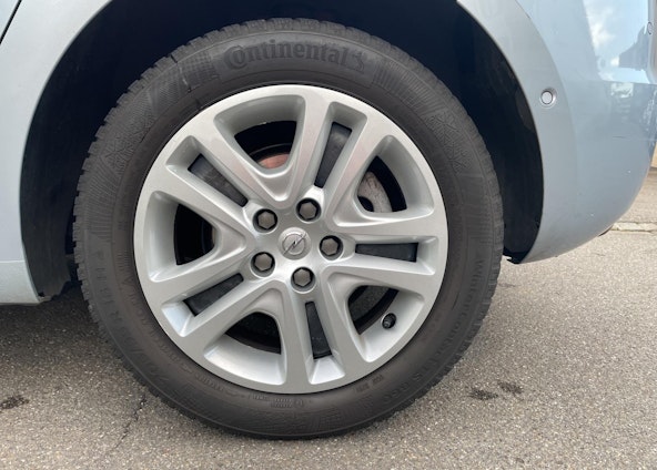 Vehicle image 16 Vehicle image 16