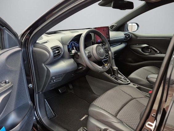 Vehicle image 11