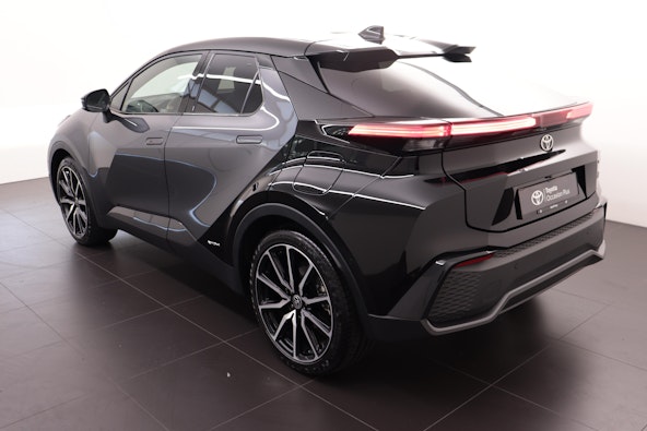 Vehicle image 6