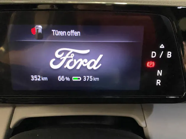 Ford Explorer Extended Range Premium RWD