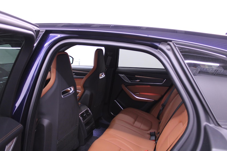 Vehicle image JAGUAR F-PACE