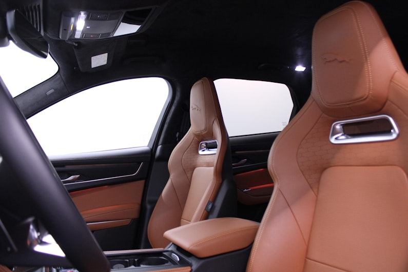 Vehicle image JAGUAR F-PACE