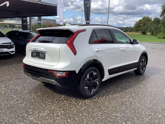 Vehicle image 6 Vehicle image 6