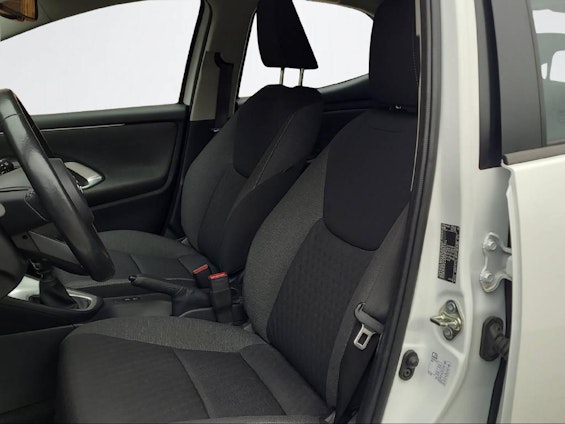 Vehicle image 6 Vehicle image 6