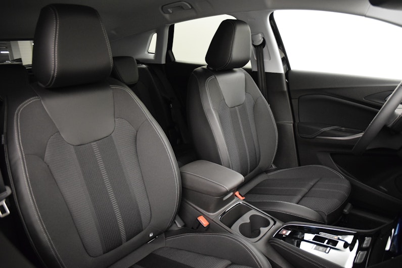 Vehicle image OPEL GRANDLAND