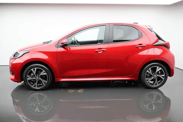 TOYOTA Yaris 1.5 VVT-i HSD Trend 1