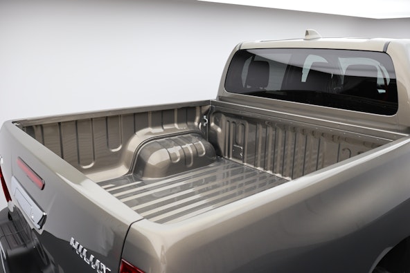 Vehicle image 16