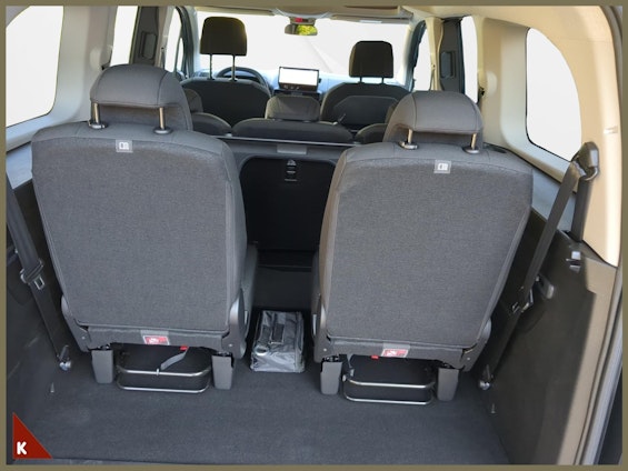 Vehicle image 19 Vehicle image 19