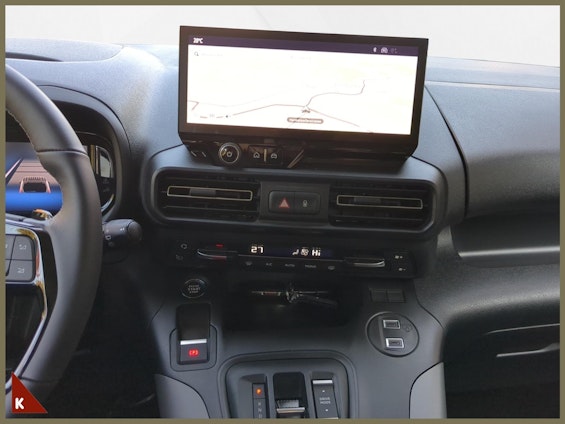 Vehicle image 15 Vehicle image 15