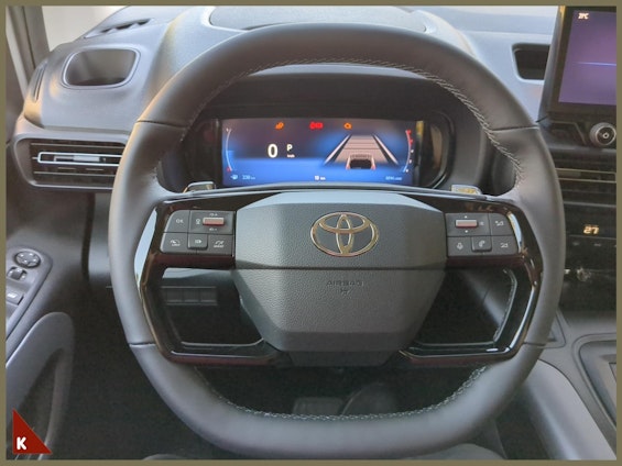 Vehicle image 9 Vehicle image 9