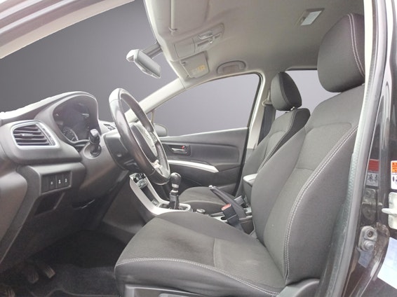 Vehicle image 6