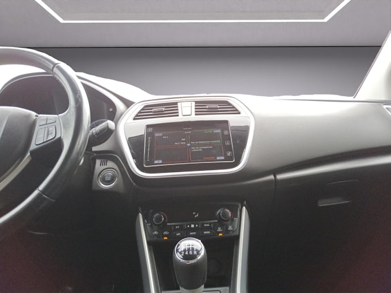 Vehicle image 9